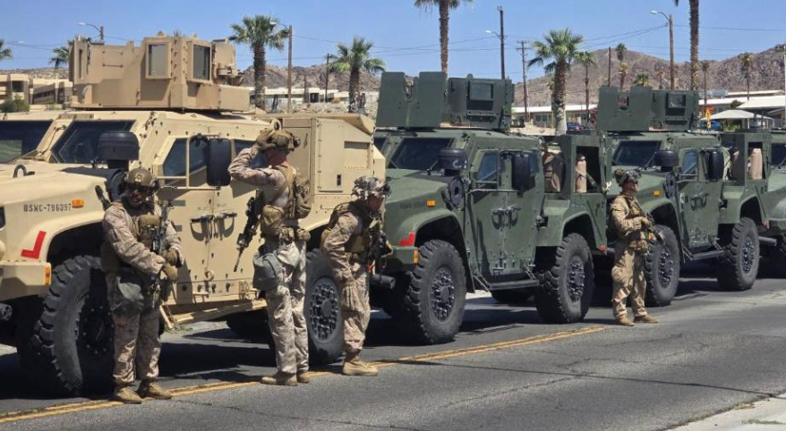 ORDENA TRUMP QUE 700 MARINES Y DOS MIL SOLDADOS DE GN FRENEN PROTESTAS POR REDADAS